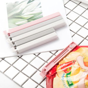Clips de sacs alimentaires magnétiques en plastique étanches, design pliable écologique, multifonctionnels, certifiés LFGB, anti-fuite pour la cuisine - Product Image 4