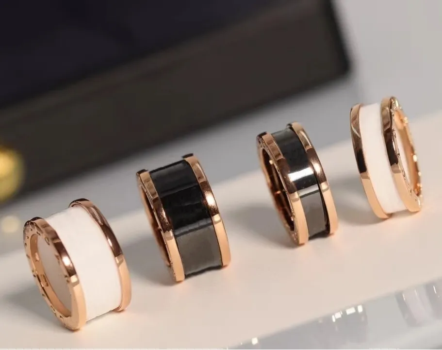 Custom Fashion Luxury 18k Gold Plated Couple Finger Rings Jewelry Women Men Stainless Steel Designer Rings