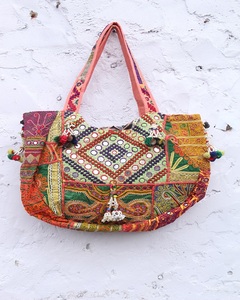 Sac à bandoulière Banjara indien brodé à la main, tendance, léger, avec doublure en coton, fermeture éclair, grande capacité, imperméable - Product Image 1