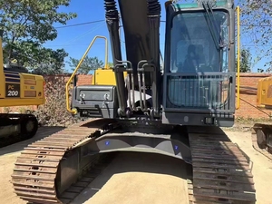 Excavatrice d'occasion Volvo EC210D d'origine, puissante, faible nombre d'heures de fonctionnement, en bon état. - Product Image 2