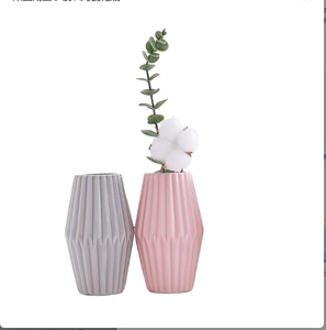 Vase hydroponique moderne en céramique et plastique, petit récipient à fleurs, ornement décoratif minimaliste pour salon et décoration <span class=keywords><strong>de</strong></span> table. - Product Image 5