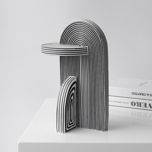 Statue d'arche de créateur, rayures noires et blanches, ornements de table créatifs minimalistes pour la maison - Product Image 4