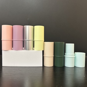ISMAN 6g Rouge à lèvres et baume à lèvres en tube, fini mat, couleurs Rose, Blanc, Noir, Vert, Argent, Bleu, Violet, Beige, pour remplissage à chaud, vente en gros, marque privée - Product Image 1