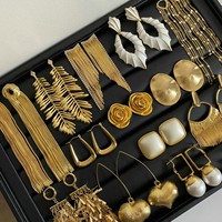 Boucles d'Oreilles Pendantes Grand Modèle Rétro Chic à Pompons et Pierres, en Alliage Tendance, de Luxe Vintage pour Femme