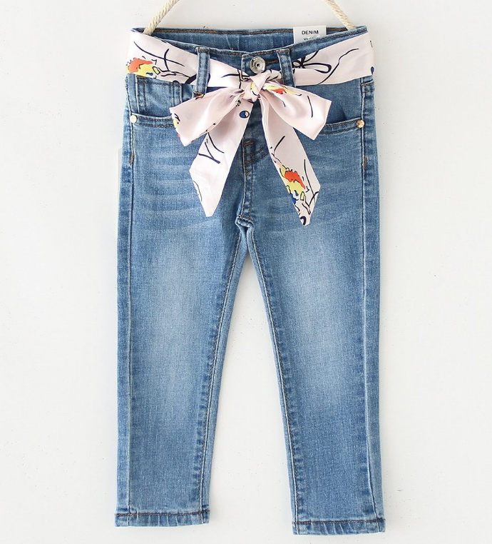 สีฟ้าอ่อน