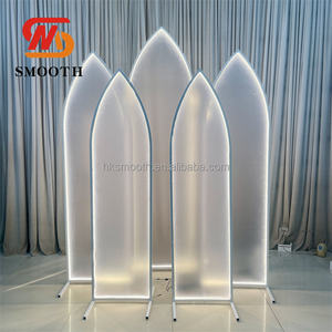 Arche de mariage lisse avec éclairage LED, cadre métallique et panneaux de fond métalliques pour décorations de scène de mariage - Product Image 4
