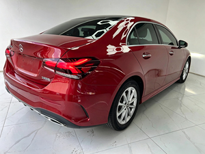 Offerta Speciale: Mercedes-Benz Classe A A200L Usata del 2019 in Buone Condizioni, Motore Turbo 1.3T, Trazione Anteriore, Cambio a 7 Velocità, Cerchi R17 - Product Image 3