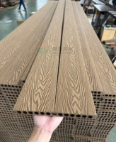 Nouveau revêtement de terrasse composite creux résistant à l'eau WPC, bois co-extrudé imperméable, installation facile, extérieur, jardin