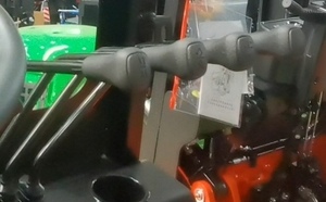 Carrello Elevatore Elettrico SAMCY con Raggio di Sterzata Ridotto, Capacità 3 Tonnellate - Product Image 2