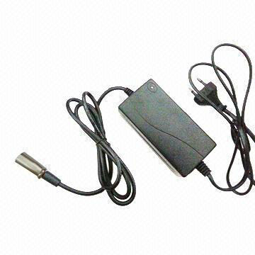 24V/2.0A Electric Scooter Battery Charger with Indicator LEDs OVP Protection for AU EU US Sockets 60Hz Frequency Rated