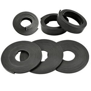 Bande magnétique souple en caoutchouc avec service <span class=keywords><strong>de</strong></span> découpe pour réfrigérateurs, portes <span class=keywords><strong>de</strong></span> <span class=keywords><strong>douche</strong></span> et applications industrielles - Product Image 1