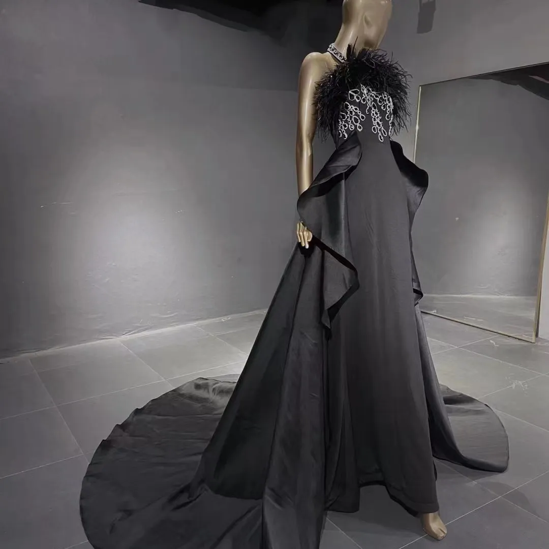 كوينز ثوب أسود فستان مُصمم حسب الطلب الرسن النعامة ريشة عرض أزياء كوكتيل مساء اللباس