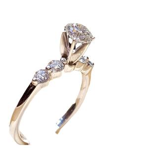 Anillo de Diamantes con Corte Brillante Redondo en Oro Blanco, Joyería de Compromiso para Mujer, Forma Geométrica, Venta Directa de Fábrica - Product Image 4