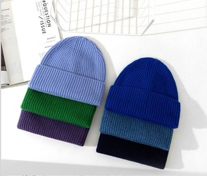<span class=keywords><strong>Bonnet</strong></span> en Laine Mérinos Tricotée Épaisse Hiver Automne Luxe Style Européen Américain pour Hommes et Femmes - Product Image 5