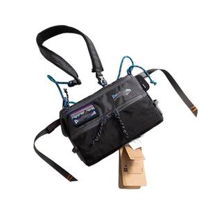 Bolso Bandolera Pequeño Impermeable para Exteriores, Bolso para Teléfono para Viajes por la Ciudad, Diseño Multifuncional con Cremallera para Hombres y Mujeres - Product Image 2