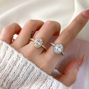 Bague de Fiançailles Classique Intemporelle avec Pierre Centrale Ovale et Halo, Bande Micro-Pavée en Zircon Cubique, Bague de Mariage Nuptiale, Cadeau en Gros - Product Image 3