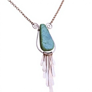 Collier en cuivre durable avec surface polie, idéal pour un usage quotidien et comme accessoire pour les occasions spéciales - Product Image 1
