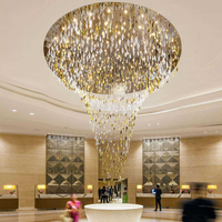 Lustre LED en verre givré coloré de grande taille avec télécommande, longueur personnalisée 5m-7m pour l'éclairage de plafond des halls d'hôtel