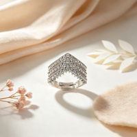 Glitzernder Pavé-Zirkonia-Ring mit Rhodium-Weißgold-Beschichtung, Fächerförmiger Muscheldesign, Breiter Damenring für Hochzeit, Geburtstag und Jubiläum
