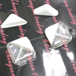 Nouveau flacon pulvérisateur de luxe PETG carré de poche en plastique 30ml mini flacon pulvérisateur d'alcool désinfectant pour les mains réutilisable - Product Image 3