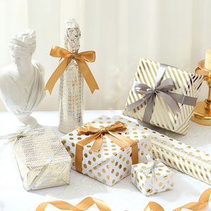 Vente en gros de 80g de papier d'art pour anniversaire de la Saint-Valentin 43*300cm rouleau de papier d'emballage d'emballage pour cadeau de luxe personnalisé - Product Image 1