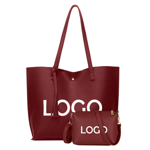 Set di Borse Personalizzate con Logo Stampato, Colore <span class=keywords><strong>Bordeaux</strong></span>, in Pelle Vegana, Set di 2 Pezzi, <span class=keywords><strong>Borsa</strong></span> a Mano e <span class=keywords><strong>Borsa</strong></span> a Tracolla per <span class=keywords><strong>Donna</strong></span> - Product Image 1