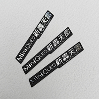 Plaques de nom en aluminium plaqué argent avec logo en relief moderne personnalisé, impression UV, autocollants métalliques pour porte de congélateur
