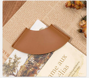 Impression logo marque-page portable livre coin protecteur PU cuir signet - Product Image 2