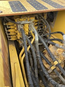 90% Used Komatsu PC220 2015 <b>Model</b> 22 Ton Original Hydraulic Crawler Excavator with <b>Engine</b> Heavy Equipment - Product Image 6