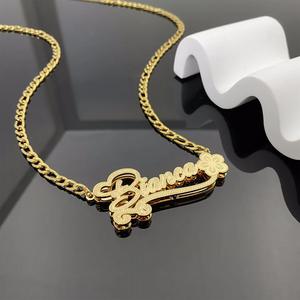 Collar Personalizable para <span class=keywords><strong>Mujer</strong></span> <span class=keywords><strong>con</strong></span> Circonita Cúbica, Acero Inoxidable 304 y Baño <span class=keywords><strong>de</strong></span> <span class=keywords><strong>Oro</strong></span>, <span class=keywords><strong>Cadena</strong></span> Figaro <span class=keywords><strong>con</strong></span> Letra, Colgante Clásico - Product Image 1