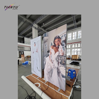 Support de bannière rétractable de luxe personnalisé en tissu publicitaire suspendu, signalisation de plafond, boîte lumineuse LED, anime