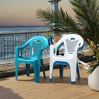 Chaise en plastique blanche empilable à accoudoirs pour jardin, salle à manger, restaurant, événements et location – Vente en gros à prix réduit