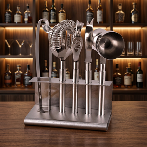 Outils de barre de couleur argentée ensemble de 6 pièces Kit de barman en acier inoxydable comprenant une pince à glace, etc. - Product Image 1