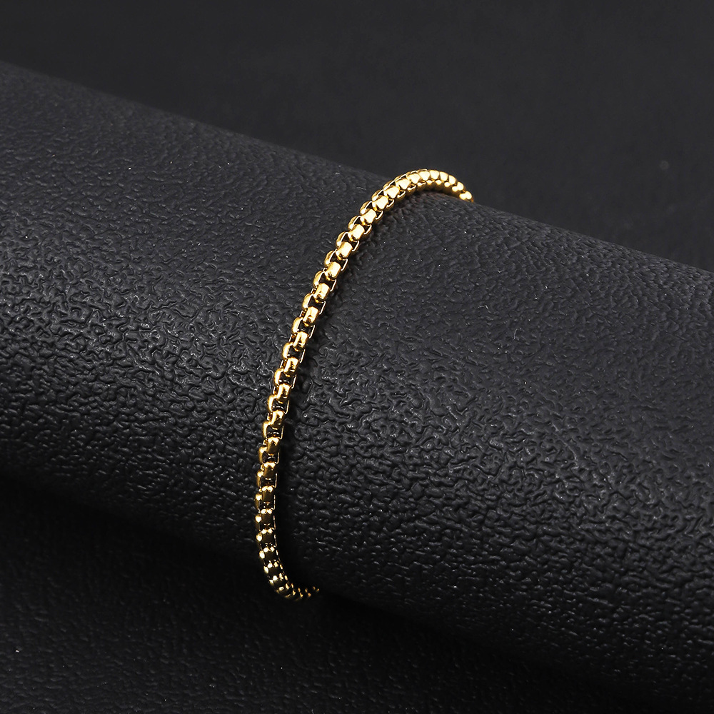Square pearl [2.5mm wide]