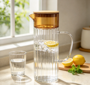 Caraffa per Acqua in Vetro Borosilicato a Righe Verticali, Brocca per Acqua di Grande Capacità con Coperchio in Legno e Top Ambrato per Succhi Freddi e <span class=keywords><strong>Limonata</strong></span> - Product Image 3