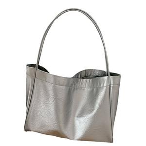 Bolso tote plateado para mujer, suave, horizontal, cuadrado, con hebilla magnética, para el día a día, verano 2024 - Product Image 5