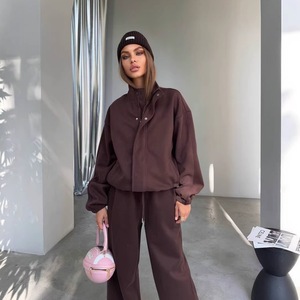Ensemble de survêtement 2 pièces marron tricoté couleur unie pour femme, col montant, manches longues, coupe décontractée, sportswear - Product Image 1