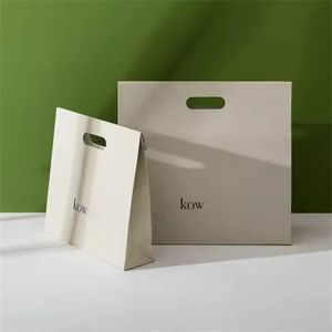 Tùy Chỉnh Chất Lượng Cao Thân Thiện Với Môi Cá Nhân Màu Đen Trắng Túi Giấy Với Chết Cắt Xử Lý Mỹ Phẩm Mua Sắm Sang Trọng Quà Tặng Túi - Product Image 5