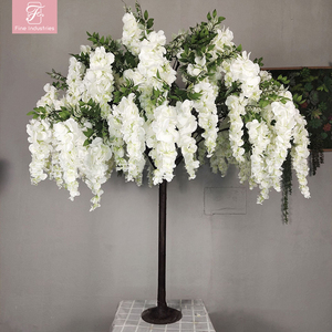 Fine <span class=keywords><strong>fleur</strong></span> d'intérieur <span class=keywords><strong>arbre</strong></span> grappes blanches fleurs et feuilles vertes fleurs tombant pour la décoration <span class=keywords><strong>de</strong></span> mariage - Product Image 1