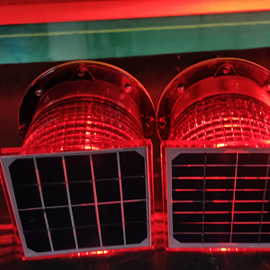 Luz de obstrucción LED roja (alimentada por energía <span class=keywords><strong>solar</strong></span>) L810, luz de navegación de obstáculo de advertencia de avión de baja intensidad constante/intermitente - Product Image 1