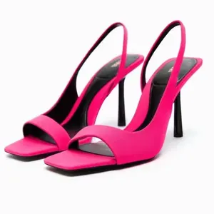 CA1252รองเท้าผู้หญิงใหม่ฤดูร้อน, รองเท้าผู้หญิงมีสายรัดส้นสูงหัวสี่เหลี่ยมดีไซน์เฉพาะกลุ่มดีไซน์สีแดงกุหลาบ