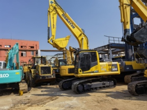 Excavadora Usada de Alta Calidad KOMATSU PC200-7 PC200-8, Excavadora de Orugas Usada a Bajo Precio en SHANGHAI - Product Image 3