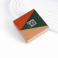 Ensemble de cartes d'affirmation positive avec impression personnalisée sur papier, design minimaliste aux tons chauds, et boîte de rangement pour cadeaux promotionnels