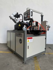 Aanpasbare Metalen Verwerkingslijn Deur Raam Frame Hoekbeugel Boorkraanmachine Plc Gelijktijdig Boren En Tikken - Product Image 4