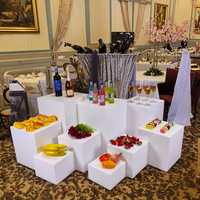 Ensemble de buffet en acrylique blanc présentoirs de fête de mariage pour rehausseurs de comptoir de nourriture pour support de comptoir