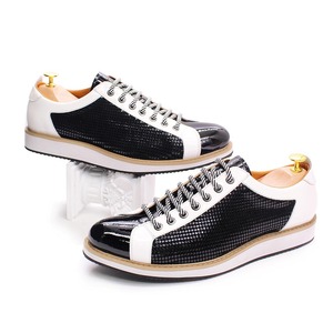 Chaussures en cuir pour hommes pour les soirées branchées - Combinaison de couleurs noir et blanc, style décontracté, bout pointu, fabriquées à la main - Product Image 5