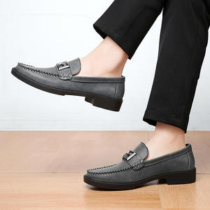 รองเท้าลำลองผู้ชายรุ่นใหม่ปี 2026 ดีไซน์หนังกันลื่น พร้อมรองเท้าหนังแบบสวมและรองเท้าอ็อกซ์ฟอร์ดพื้นนุ่มทำมือ - Product Image 5