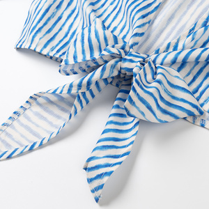 Camicetta Casual da Donna con Colletto Rovesciato, Stampa <span class=keywords><strong>a</strong></span> <span class=keywords><strong>Righe</strong></span> <span class=keywords><strong>Blu</strong></span> <span class=keywords><strong>e</strong></span> <span class=keywords><strong>Bianca</strong></span>, Fiocco Frontale <span class=keywords><strong>e</strong></span> Maniche Lunghe - Product Image 4