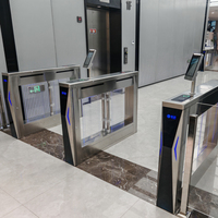 Tourniquet à ailettes de haute sécurité avec contrôle d'accès RFID pour la gestion des foules et les barrières de contrôle d'accès pour gymnases et bureaux