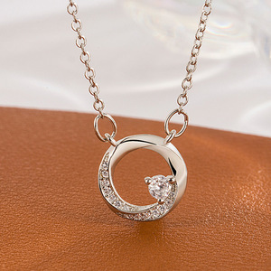 Collier pendentif en forme de papillon tendance et élégant, plaqué argent, style coréen de luxe, cadeau de fête pour femmes - Product Image 3